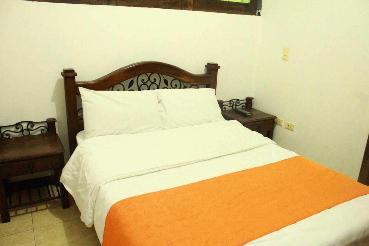 Hotel Colonial 마니살레스 외부 사진